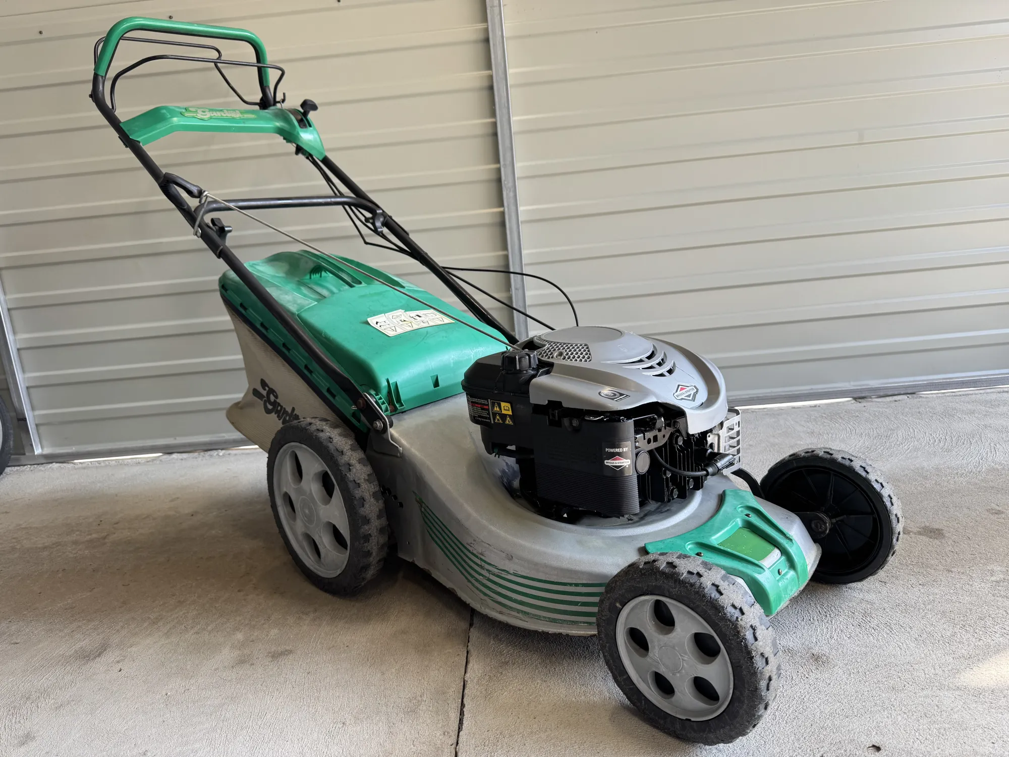 Briggs önjárós,benzines fűnyíró - Racsni